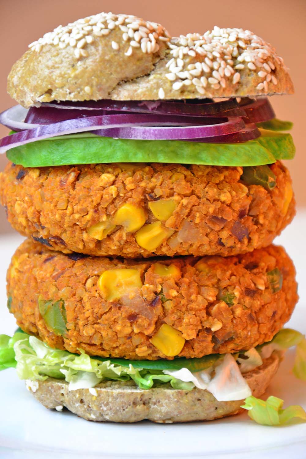 Vegetarburger med bønner og bulgur