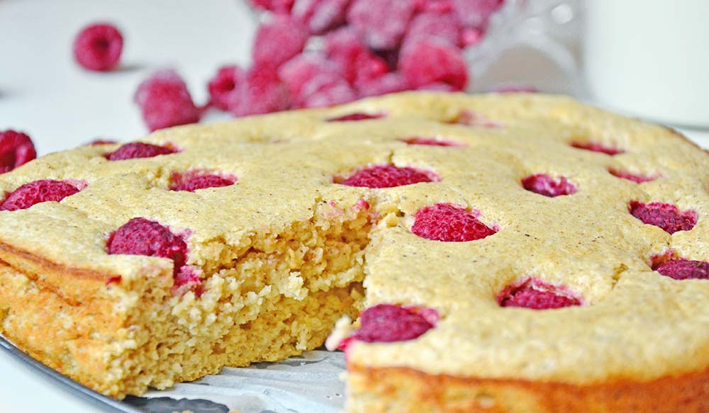 Healthy, sugarfree raspberry cake