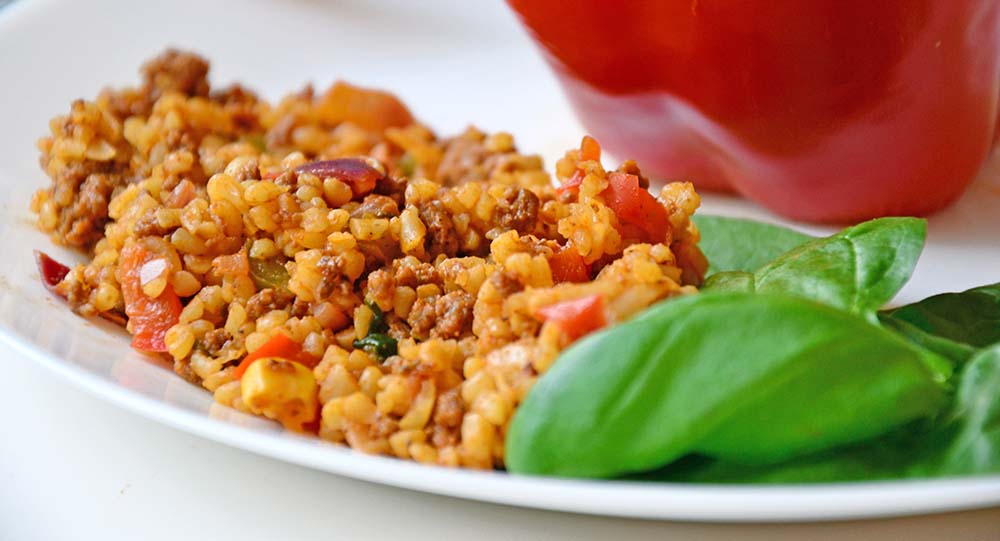 Fylt paprika med bulgur og karbonadeideig