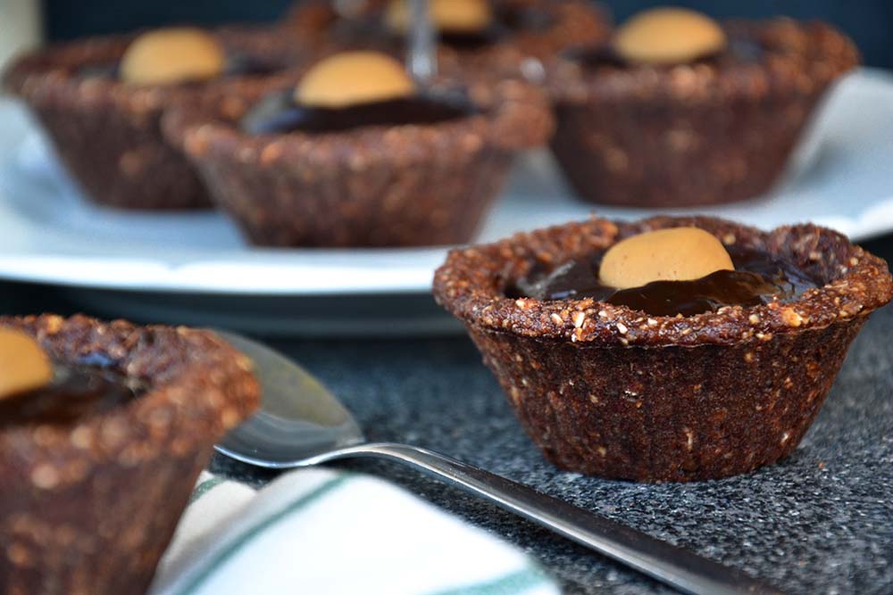 Mini chocolate avocado protein pie