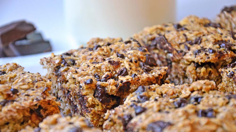 Oatmeal peanut cookie bars