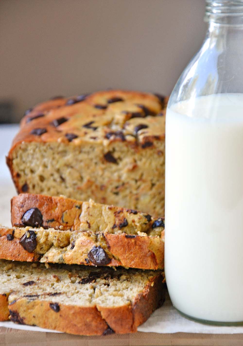 Healthy chocolate chip banana chip