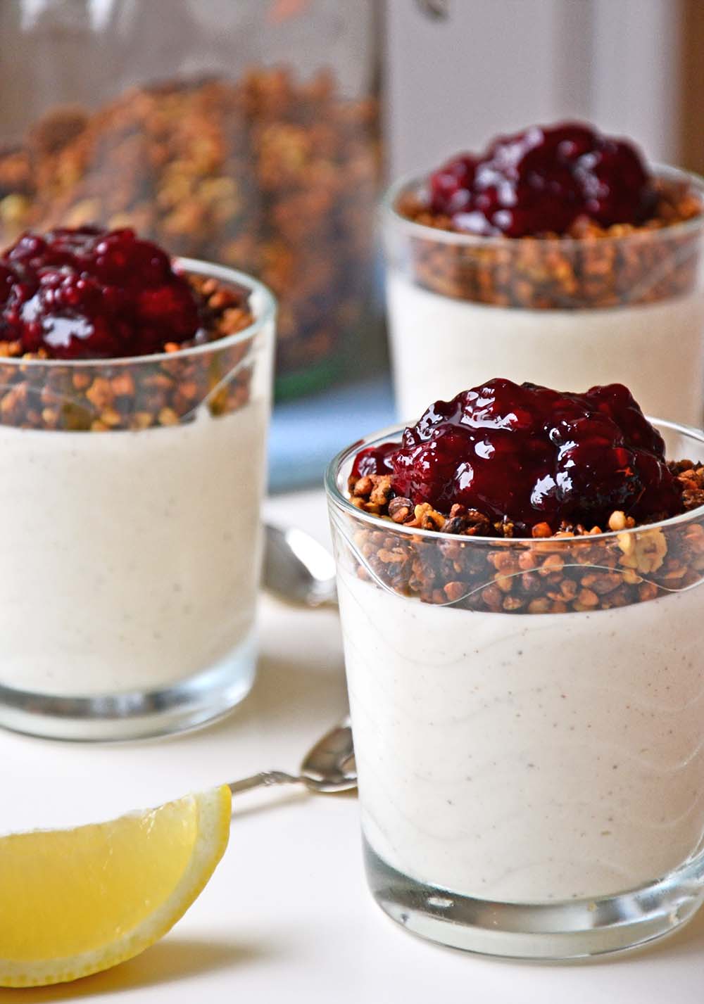 Healthy lemon cheesecake