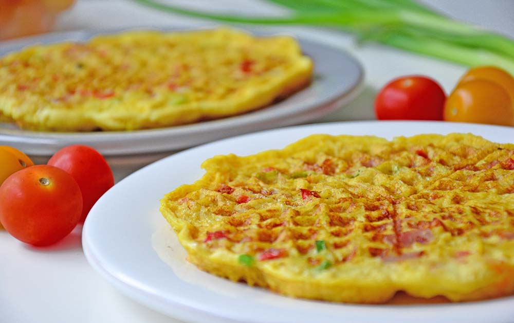 Omelettvaffel med potet, skinke og parmesan