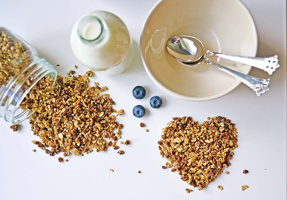 Crunchy buckwheat granola