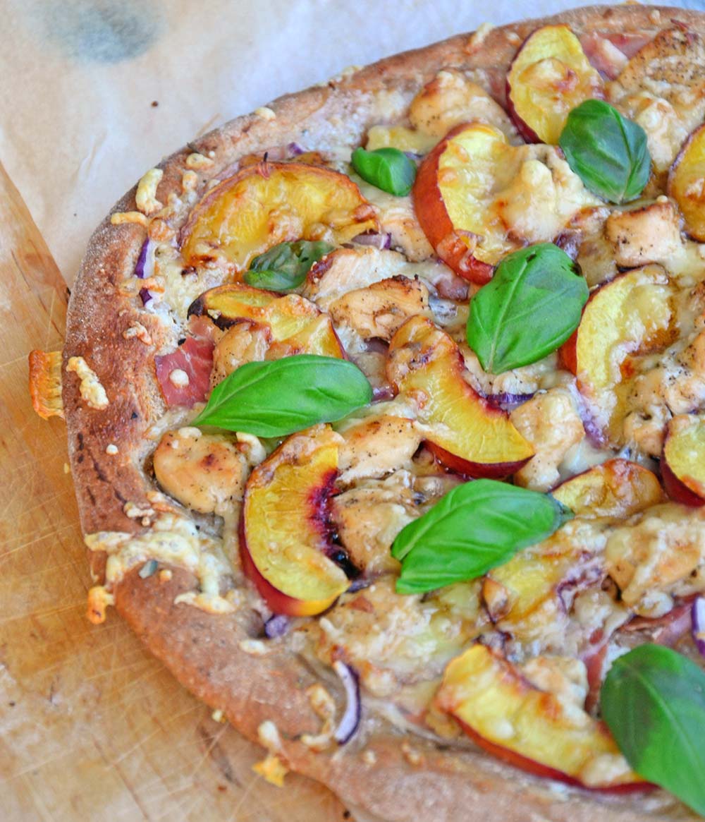 Chicken nectarine pizza