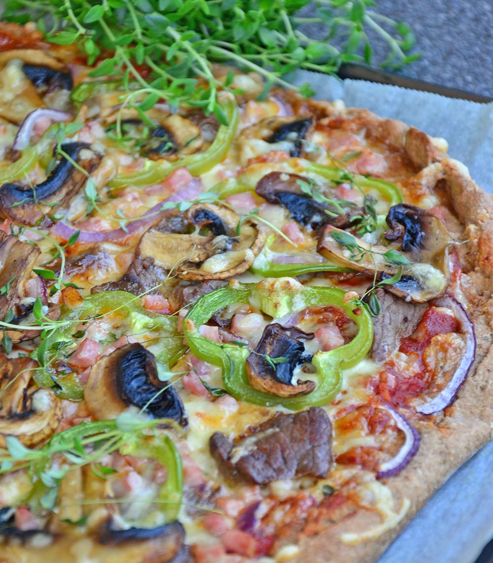 Beef & mushroom pizza