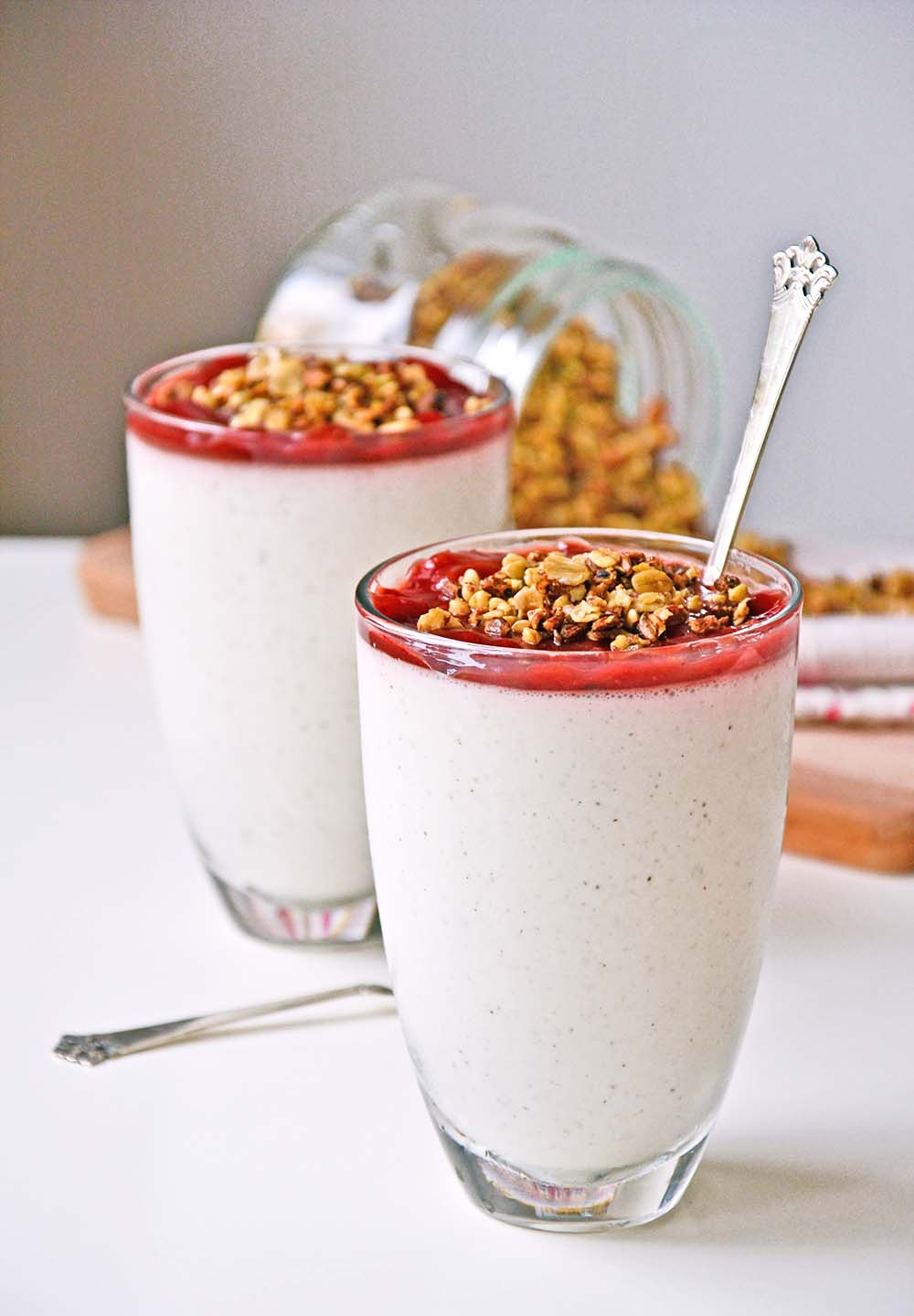 Healthy cheesecake with strawberry