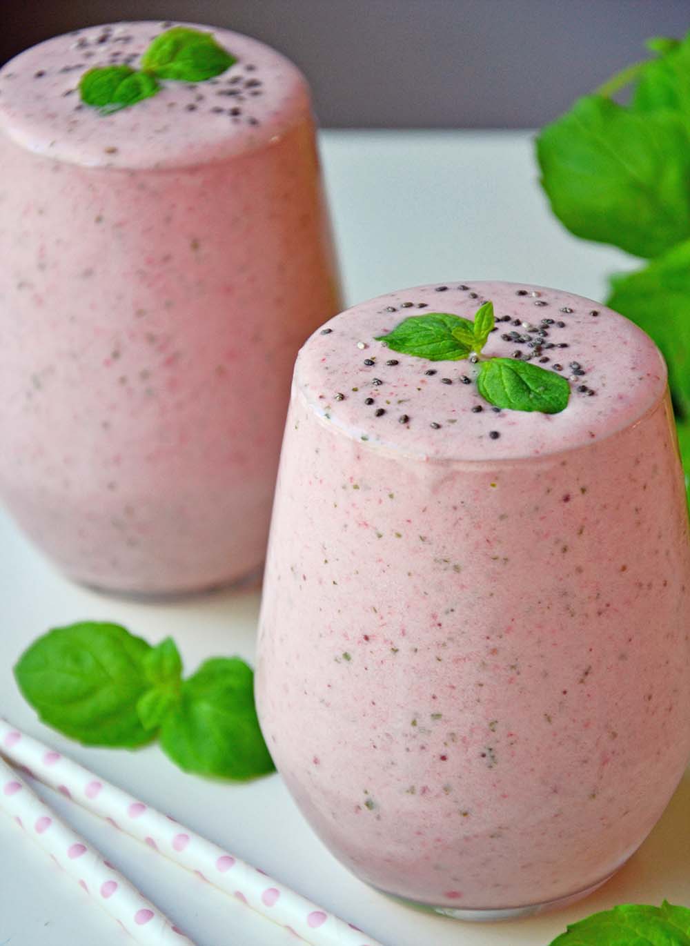 Stawberry mint smoothie