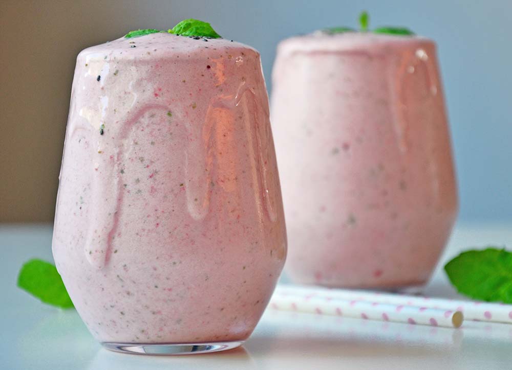 Stawberry mint smoothie