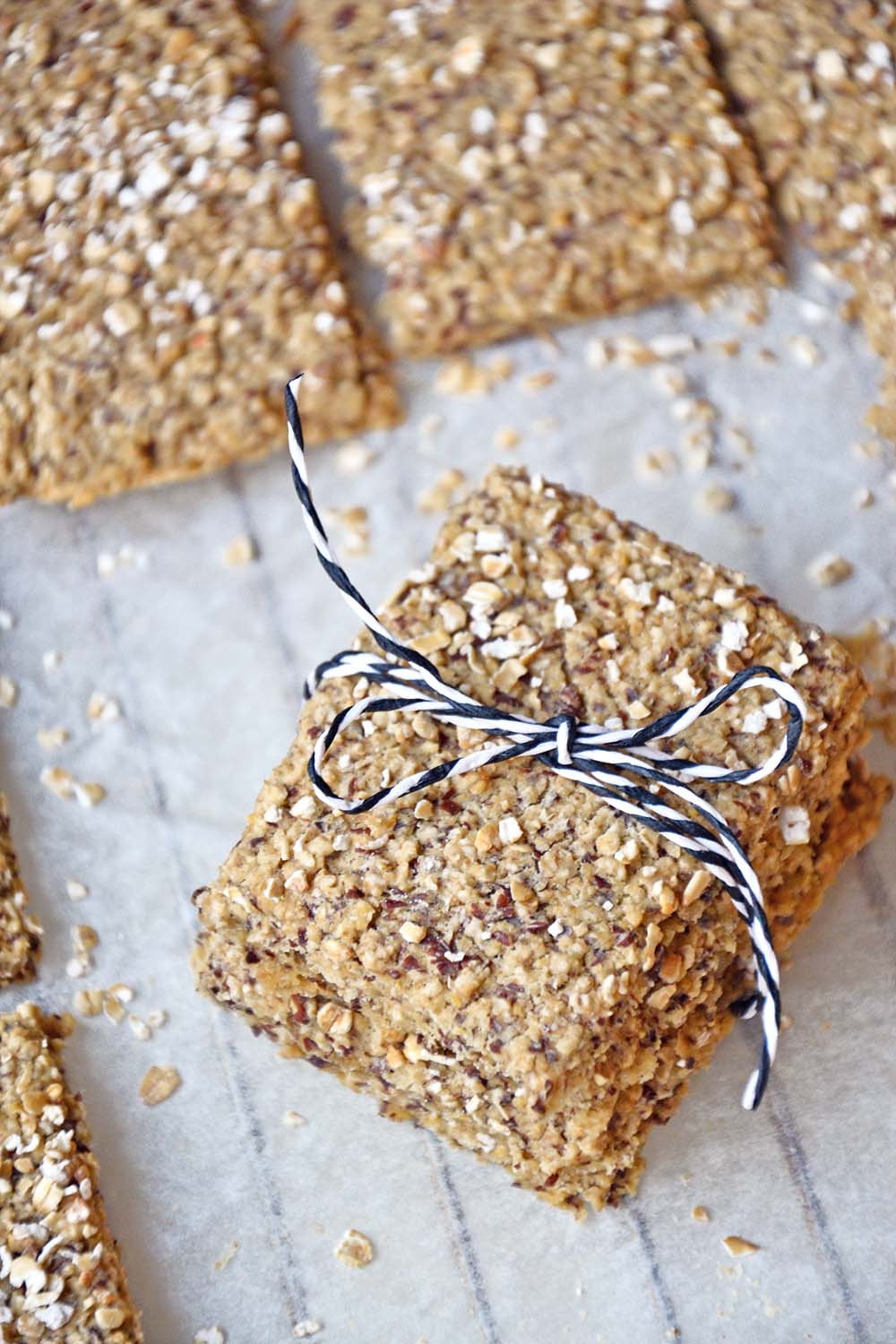 Oatmeal crisp bread