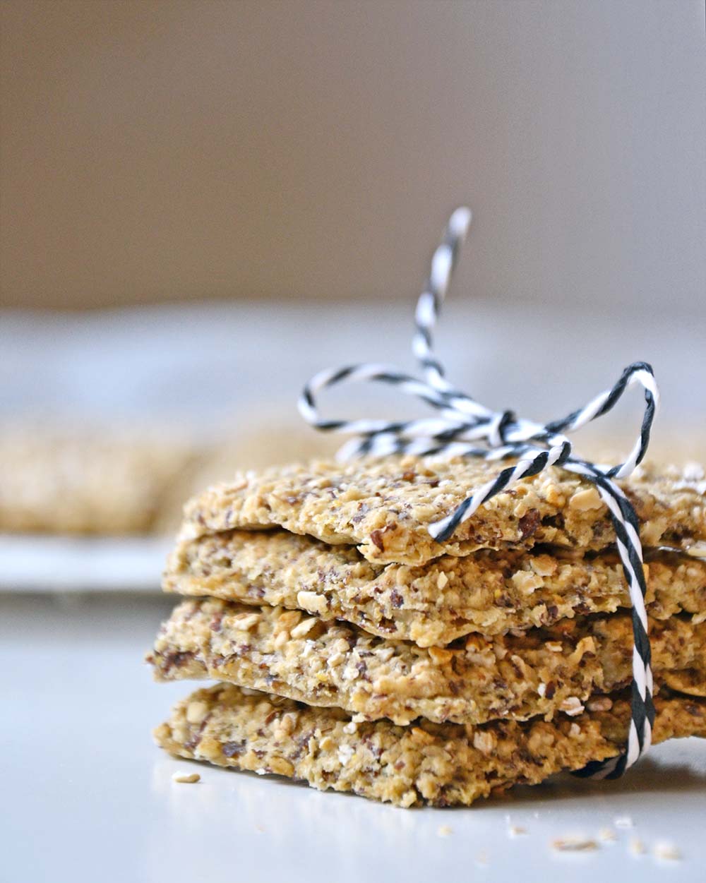Oatmeal crisp bread