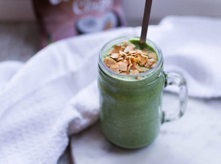 Grønn smoothie med avokado og spinat