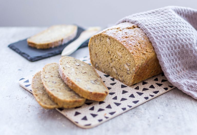 Karolines havre- og nøttebrød (eltefritt, glutenfritt)