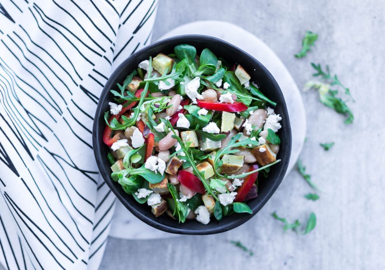 Salat med søtpotet & bønnemix