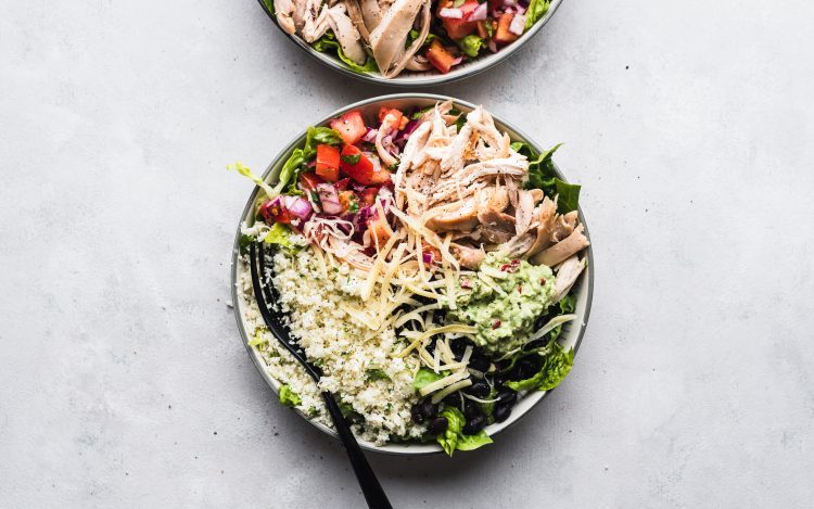 Burrito bowl med Pico de gallo og guacamole