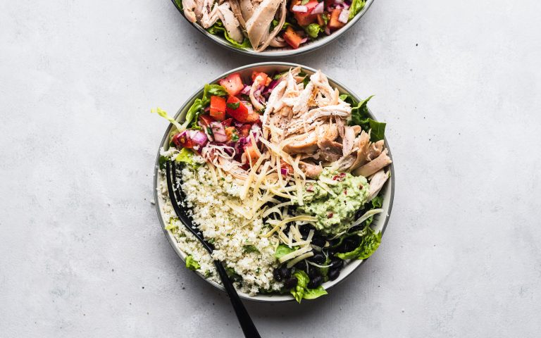 Burrito bowl med Pico de gallo og guacamole