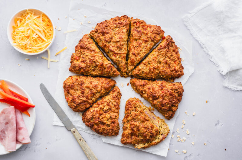 Proteinrike scones med ost og skinke