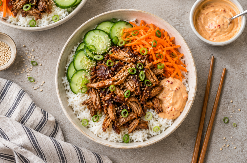 Asiatisk pulled pork-bowl med ris