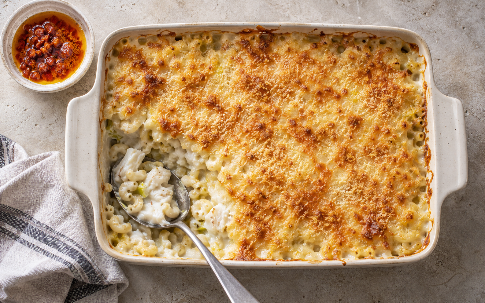 Fiskegrateng med makaroni og chorizosmør